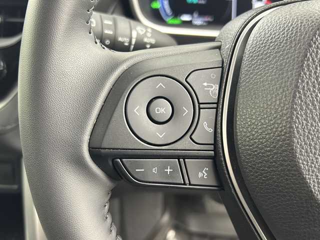 トヨタ カローラ クロス ハイブリッド Z 熊本県 2024(令6)年 0.8万km プラチナホワイトパールマイカ 純正ディスプレイオーディオ/　(AM/FM/BT/フルセグTV)/トヨタセーフティセンス/　・クルーズコントロール　追従有/　・オートハイビーム/　・LDA/　・PCS/　・PDA/　・PKSB/　・RSA/オートライト/クリアランスソナー/ヘッドライト　レベライザー/フォグランプ/電動格納ミラー/ミラーウインカー/ドアバイザー/ルーフレール/パワーバックドア/シートヒーター　(D/N)/ステアリングスイッチ/ドライブレコーダー　前方　CDR450B/ETC/スペアキー　１本