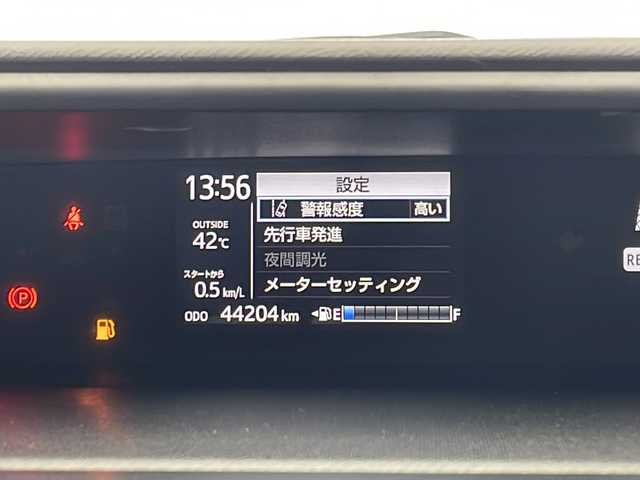 トヨタ アクア クロスオーバー 愛知県 2018(平30)年 4.5万km グレーメタリック 衝突軽減システム/７型SDナビ/フルセグ/CD/DVD/Bluetooth/バックカメラ/純正アルミホイール/ルーフレール/LEDヘッドライト/オートマチックハイビーム/ETC/ステアリングスイッチ/スマートキー/プッシュスタート
