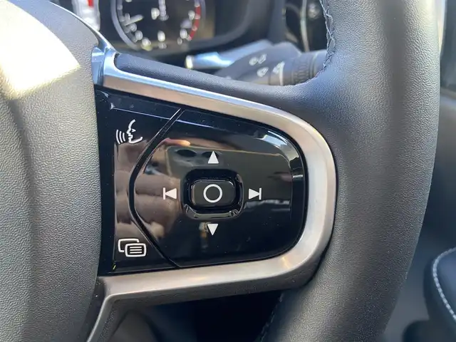 ボルボ Ｓ６０ B5 Rデザイン 栃木県 2022(令4)年 2.8万km ブライトシルバーM harman/kardon /全方位カメラ /HUD /ACC /純正ナビ　/フルセグ　/パワーシート　/全席シートヒーター　/半革 /レーンキープ　/ブラインドS　/ETC　/LED　/純正18インチAW　/純正ドラレコ前後