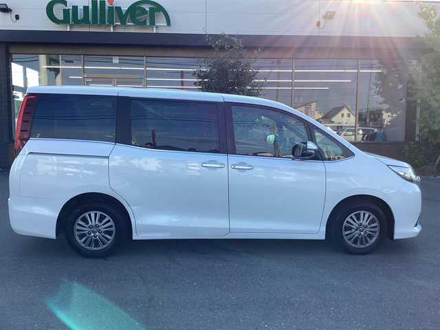トヨタ エスクァイア Gi 長野県 2015(平27)年 7.3万km ホワイトパールクリスタルシャイン アイドリングストップ/ウィンカーミラー/プッシュスタート/両側パワースライドドア/ETC/社外ナビ/電動格納ミラー/シートヒーター