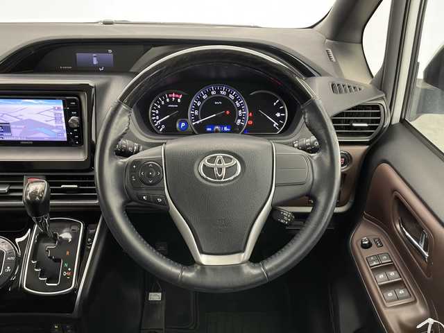トヨタ エスクァイア Gi 長野県 2015(平27)年 7.4万km ホワイトパールクリスタルシャイン ワンオーナー/社外メモリーナビ（USB/SD/Bluetooth/フルセグTV//DISC/FM/AM）/Wエアバッグ/クルコン/アイドリングストップ/ウォークスルー/ABS/横滑り防止装置/LEDヘッドライト/フォグランプ/オートライト/オートマチックハイビーム/電動格納ウインカーミラー/プッシュスタート/両側パワースライドドア/D＋N席シートヒーター/3列シート/ALL AUTOパワーウインドウ/ウッド調革巻きステアリング/ナノイー/ビルトインETC/純正フロアマット/純正15インチアルミホイール/純正自動防眩ミラー/スマートキー/保証書/取扱説明書/記録簿