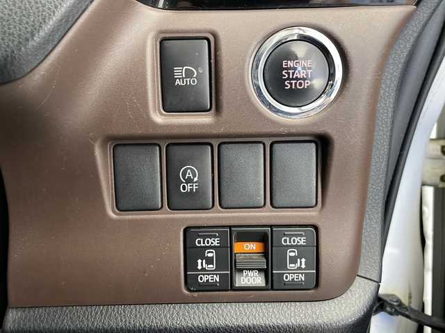 トヨタ エスクァイア Gi 長野県 2015(平27)年 7.4万km ホワイトパールクリスタルシャイン ワンオーナー/社外メモリーナビ（USB/SD/Bluetooth/フルセグTV//DISC/FM/AM）/Wエアバッグ/クルコン/アイドリングストップ/ウォークスルー/ABS/横滑り防止装置/LEDヘッドライト/フォグランプ/オートライト/オートマチックハイビーム/電動格納ウインカーミラー/プッシュスタート/両側パワースライドドア/D＋N席シートヒーター/3列シート/ALL AUTOパワーウインドウ/ウッド調革巻きステアリング/ナノイー/ビルトインETC/純正フロアマット/純正15インチアルミホイール/純正自動防眩ミラー/スマートキー/保証書/取扱説明書/記録簿