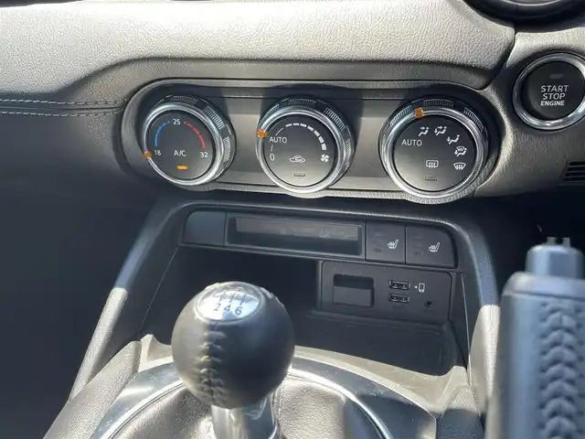 マツダ ロードスター ネイビー トップ 愛知県 2022(令4)年 0.9万km プラチナクォーツメタリック 黒革シート/BBS製17インチアルミホイール/純正ナビ/Bluetooth接続/フルセグTV/バックカメラ/ETC/ステアリングスイッチ/スペアキー1本/取扱説明書/保証書