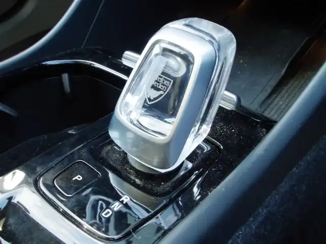 ボルボ ＸＣ４０ B4 AWD インスクリプション 埼玉県 2020(令2)年 2.8万km 白 ブラックレザーシート/スライディングサンルーフ/オートクルーズコントロール /パークセンサー/バックカメラ/レーンキープアシスト/ブラインドスポットモニター/CarPlay/Harman/Kardon/シートH/純正19インチAW