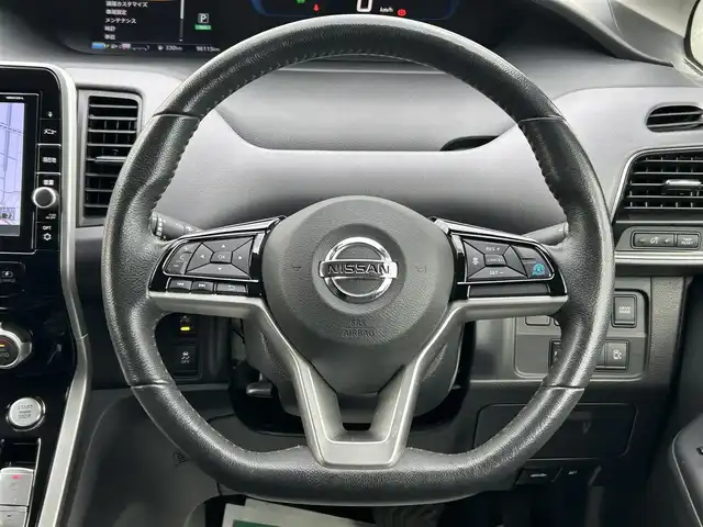 日産 セレナ e－パワー XV 山形県 2018(平30)年 9.7万km ダイヤモンドブラック 純正9インチナビ/FM/AM/フルセグ/DVD/Bluetooth/全周囲バックカメラ/プロパイロット/エマージェンシーブレーキ/クリアランスソナー/車線逸脱警報/パーキングアシスト/ビルトインETC/前方ドライブレコーダーSDなし/前席シートヒーター/ステアリングヒーター/LEDヘッドライト/オートハイビーム/オートライト