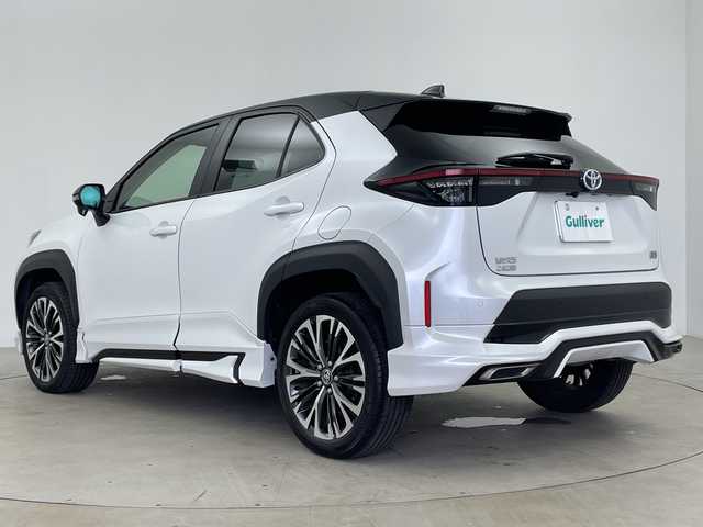 トヨタ ヤリスクロス ハイブリッド Z 鹿児島県 2023(令5)年 2.3万km ブラックマイカ/プラチナホワイトパールマイカ ナビ機能付き純正ディスプレイオーディオ/（BT/フルセグTV）/レーダークルーズコントロール/プリクラッシュセーフティ/レーダークルーズコントロール/モデリスタエアロ/バックカメラ/ステアリングヒーター/オートライト/オートマチックハイビーム/電動パーキングブレーキ/オートホールド機能/パワーシート/シートヒーター