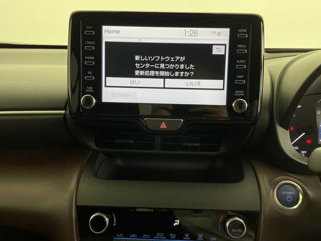 トヨタ ヤリスクロス ハイブリッド Z 鹿児島県 2023(令5)年 2.3万km ブラックマイカ/プラチナホワイトパールマイカ ナビ機能付き純正ディスプレイオーディオ/（BT/フルセグTV）/レーダークルーズコントロール/プリクラッシュセーフティ/レーダークルーズコントロール/モデリスタエアロ/バックカメラ/ステアリングヒーター/オートライト/オートマチックハイビーム/電動パーキングブレーキ/オートホールド機能/パワーシート/シートヒーター