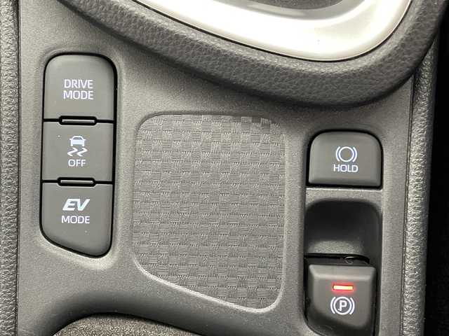 トヨタ ヤリスクロス ハイブリッド Z 鹿児島県 2023(令5)年 2.3万km ブラックマイカ/プラチナホワイトパールマイカ ナビ機能付き純正ディスプレイオーディオ/（BT/フルセグTV）/レーダークルーズコントロール/プリクラッシュセーフティ/レーダークルーズコントロール/モデリスタエアロ/バックカメラ/ステアリングヒーター/オートライト/オートマチックハイビーム/電動パーキングブレーキ/オートホールド機能/パワーシート/シートヒーター