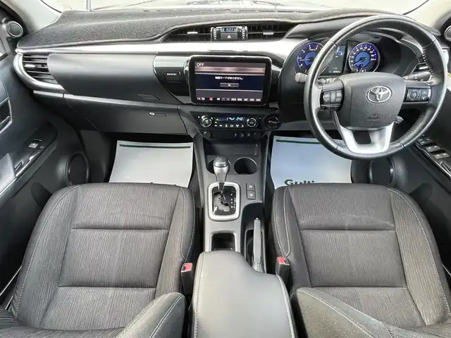 トヨタ ハイラックス Z 山形県 2018(平30)年 6.3万km アティチュードブラックマイカ 4WD/軽油/衝突被害軽減システム/TRDロールバー/SDナビ/　　【CD DVD BD BT ワンセグ】/バックカメラ/クルーズコントロール/LEDオートライト/純正17インチアルミホイール/ドライブレコーダー/ステアリングスイッチ/MTモード付AT/IC付ターボ/電動格納ウィンカーミラー/ミラーヒーター/フォグランプ/スマートキー/ETC