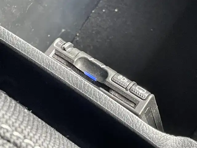 トヨタ ハイラックス Z 山形県 2018(平30)年 6.3万km アティチュードブラックマイカ 4WD/軽油/衝突被害軽減システム/TRDロールバー/SDナビ/　　【CD DVD BD BT ワンセグ】/バックカメラ/クルーズコントロール/LEDオートライト/純正17インチアルミホイール/ドライブレコーダー/ステアリングスイッチ/MTモード付AT/IC付ターボ/電動格納ウィンカーミラー/ミラーヒーター/フォグランプ/スマートキー/ETC