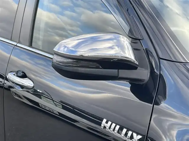 トヨタ ハイラックス Z 山形県 2018(平30)年 6.3万km アティチュードブラックマイカ 4WD/軽油/衝突被害軽減システム/TRDロールバー/SDナビ/　　【CD DVD BD BT ワンセグ】/バックカメラ/クルーズコントロール/LEDオートライト/純正17インチアルミホイール/ドライブレコーダー/ステアリングスイッチ/MTモード付AT/IC付ターボ/電動格納ウィンカーミラー/ミラーヒーター/フォグランプ/スマートキー/ETC