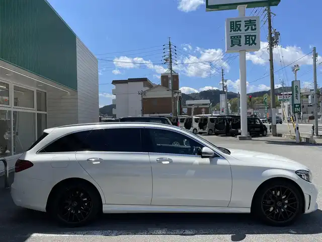 メルセデス・ベンツ Ｃ２００ ワゴン ローレウスエディション 岐阜県 2019(令1)年 5.3万km 白 純正ナビ/バックカメラ/追従式クルーズコントロール/純正フロアマット/サンルーフ/全席レザーシート/前席シートヒータ/前席パワーシート・メモリ機能付き/パーキングアシスト/レーンキープアシスト/衝突軽減ブレーキ/コーナーセンサー/パワーバックドア/ドライブレコーダー/カーテンエアバック/ETC/LEDヘッドライト・AUTO機能付き