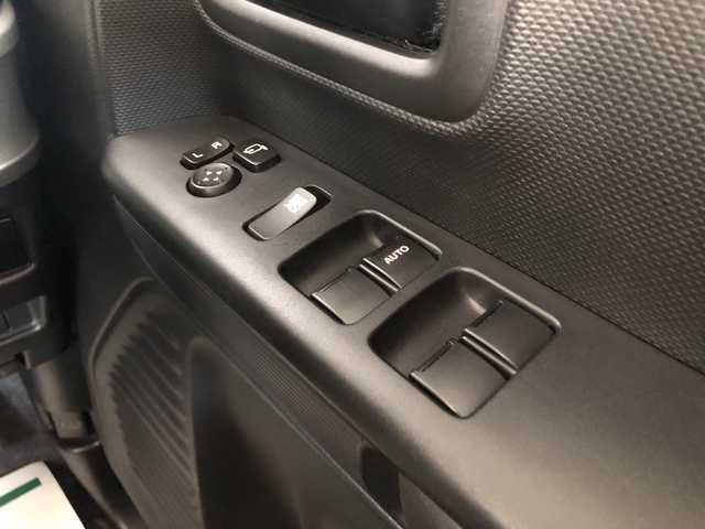 スズキ スペーシア ギア HYBRID XZ 愛媛県 2019(平31)年 1.4万km アクティブイエロー/ガンメタリック2トーン 社外ディスプレイオーディオ /・CD/DVD/Bluetooth/USB /両側パワースライドドア /衝突軽減ブレーキ /レーンキープアシスト /コーナーセンサー /前座席シートヒーター /ルーフレール /リア送風機能/2列目サンシェード/プッシュスタート/・スペアキー/純正ゴムマット/取扱説明書/保証書