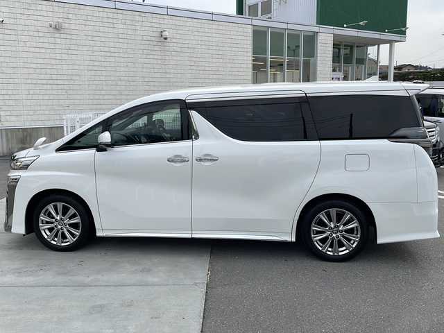 トヨタ ヴェルファイア Z ゴールデンアイズ 山梨県 2021(令3)年 4.6万km ホワイトパールクリスタルシャイン 純正ナビ/ビルトインETC /バックモニター/後席フリップダウンモニター/両側パワースライドドア/セーフティセンス/インテリジェントクリアランスソナー /レーンキープアシスト/オートマチックハイビーム/クルーズコントロール/プッシュスタート/パワーウインドウ/電動格納ミラー/純正フロアマット/純正アルミホイール/LEDヘッドライト