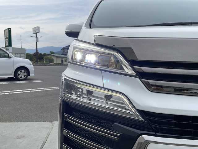 トヨタ ヴェルファイア Z ゴールデンアイズ 山梨県 2021(令3)年 4.6万km ホワイトパールクリスタルシャイン 純正ナビ/ビルトインETC /バックモニター/後席フリップダウンモニター/両側パワースライドドア/セーフティセンス/インテリジェントクリアランスソナー /レーンキープアシスト/オートマチックハイビーム/クルーズコントロール/プッシュスタート/パワーウインドウ/電動格納ミラー/純正フロアマット/純正アルミホイール/LEDヘッドライト