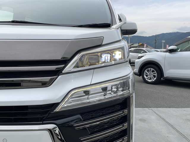 トヨタ ヴェルファイア Z ゴールデンアイズ 山梨県 2021(令3)年 4.6万km ホワイトパールクリスタルシャイン 純正ナビ/ビルトインETC /バックモニター/後席フリップダウンモニター/両側パワースライドドア/セーフティセンス/インテリジェントクリアランスソナー /レーンキープアシスト/オートマチックハイビーム/クルーズコントロール/プッシュスタート/パワーウインドウ/電動格納ミラー/純正フロアマット/純正アルミホイール/LEDヘッドライト