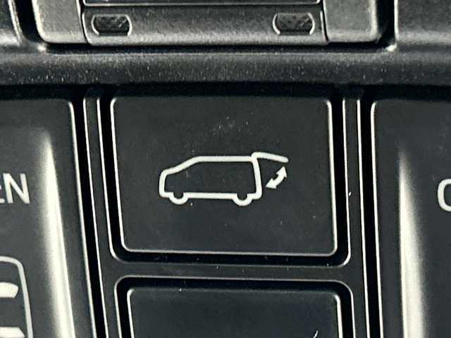 トヨタ ヴェルファイア Z ゴールデンアイズ 三重県 2021(令3)年 4.6万km ホワイトパールクリスタルシャイン /禁煙車//純正ナビ/・フルセグ・Bluetooth・CD・DVD・USB・AppleCarPlay・AndroidAuto//バックモニター//後席フリップダウンモニター//CD・DVDデッキ//両側パワースライドドア//セーフティセンス//インテリジェントクリアランスソナー //レーンキープアシスト//オートマチックハイビーム//クルーズコントロール//ビルトインETC2.0//プッシュスタート//パワーウインドウ//電動格納ミラー//純正フロアマット//純正アルミホイール//LEDヘッドライト