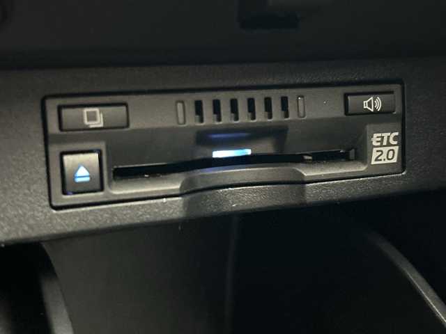 トヨタ ヴェルファイア Z ゴールデンアイズ 三重県 2021(令3)年 4.6万km ホワイトパールクリスタルシャイン /禁煙車//純正ナビ/・フルセグ・Bluetooth・CD・DVD・USB・AppleCarPlay・AndroidAuto//バックモニター//後席フリップダウンモニター//CD・DVDデッキ//両側パワースライドドア//セーフティセンス//インテリジェントクリアランスソナー //レーンキープアシスト//オートマチックハイビーム//クルーズコントロール//ビルトインETC2.0//プッシュスタート//パワーウインドウ//電動格納ミラー//純正フロアマット//純正アルミホイール//LEDヘッドライト