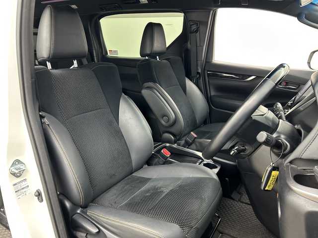 トヨタ ヴェルファイア Z ゴールデンアイズ 三重県 2021(令3)年 4.6万km ホワイトパールクリスタルシャイン /禁煙車//純正ナビ/・フルセグ・Bluetooth・CD・DVD・USB・AppleCarPlay・AndroidAuto//バックモニター//後席フリップダウンモニター//CD・DVDデッキ//両側パワースライドドア//セーフティセンス//インテリジェントクリアランスソナー //レーンキープアシスト//オートマチックハイビーム//クルーズコントロール//ビルトインETC2.0//プッシュスタート//パワーウインドウ//電動格納ミラー//純正フロアマット//純正アルミホイール//LEDヘッドライト