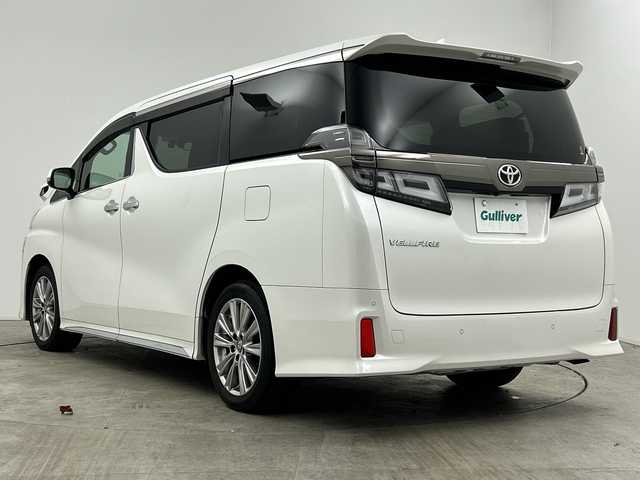 トヨタ ヴェルファイア Z ゴールデンアイズ 三重県 2021(令3)年 4.6万km ホワイトパールクリスタルシャイン /禁煙車//純正ナビ/・フルセグ・Bluetooth・CD・DVD・USB・AppleCarPlay・AndroidAuto//バックモニター//後席フリップダウンモニター//CD・DVDデッキ//両側パワースライドドア//セーフティセンス//インテリジェントクリアランスソナー //レーンキープアシスト//オートマチックハイビーム//クルーズコントロール//ビルトインETC2.0//プッシュスタート//パワーウインドウ//電動格納ミラー//純正フロアマット//純正アルミホイール//LEDヘッドライト