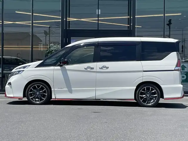 日産 セレナ ニスモ 茨城県 2019(平31)年 4万km ブリリアントホワイトパール 純正ナビ/【iPod・USB・SD・ラジオ・TV・ウォークマン・BT・ＣＤ・ＤＶＤ・Blu-ray・HDMI・AUX】/パーキングアシスト/プロパイロット/フリップダウンモニター/アイドリングストップ/レーダークルコン/ETC/全方位カメラ/前方ドラレコ/前後コーナーセンサー/ブレーキホールド/デジタルインナーミラー/オートライト/純正フロアマット/純正アルミホイール