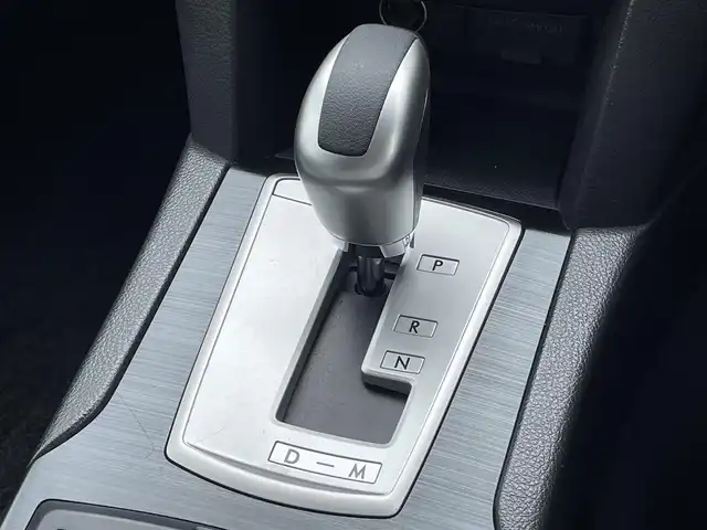 スバル レガシィ ツーリングワゴン 2．5iアイサイトSパケ Pレザーセレ 島根県 2013(平25)年 13.7万km サテンホワイトパール ４WD/社外SDナビ/フルセグ/FM/AM/DVD/BT/『AVIC-MRZ009』/バックカメラ/レーダークルーズコントロール/車線逸脱防止警報/10.2インチフリップダウンモニター/『TMX-R2200』/D.N席シートヒーター/D席パワーシート/シートメモリ付き/革巻きステアリング/ステアリングスイッチ/パドルシフト/プッシュスタート/スマートキー/ETC/横滑り防止装置/フォグランプ/レーダー探知機/『ＺＥＲＯ72V』