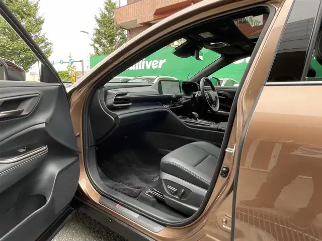 トヨタ クラウン スポーツ Z 東京都 2025(令7)年 0.3万km 茶 純正12.3インチナビ/(フルセグ/Bluetooth)/パノラマルーフ/パノラミックビューモニター/セーフティセンス/・レーダークルーズコントロール/・プリクラッシュセーフティ/・レーントレーシングアシスト/・プロアクティブドライビングアシスト/トヨタチームメイト/デジタルインナーミラー/置くだけ充電/パワーバックドア/前席シートヒーター&エアシート/ステアリングヒーター/純正21インチアルミ/純正フロアマット/ETC2.0/スペアキー×1/取扱説明書/保証書
