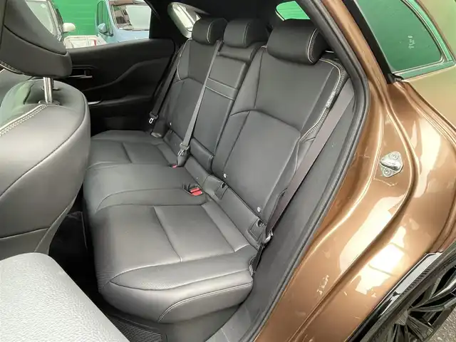 トヨタ クラウン スポーツ Z 東京都 2025(令7)年 0.3万km 茶 純正12.3インチナビ/(フルセグ/Bluetooth)/パノラマルーフ/パノラミックビューモニター/セーフティセンス/・レーダークルーズコントロール/・プリクラッシュセーフティ/・レーントレーシングアシスト/・プロアクティブドライビングアシスト/トヨタチームメイト/デジタルインナーミラー/置くだけ充電/パワーバックドア/前席シートヒーター&エアシート/ステアリングヒーター/純正21インチアルミ/純正フロアマット/ETC2.0/スペアキー×1/取扱説明書/保証書