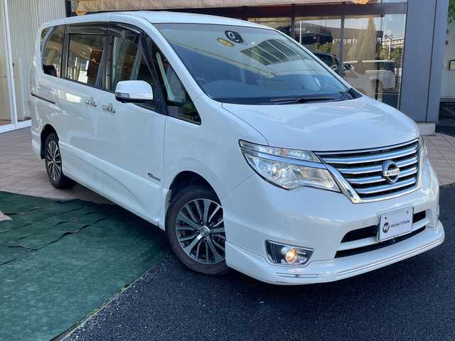 日産 セレナ ハイウェイS S HV Aセーフ 埼玉県 2015(平27)年 10.7万km ブリリアントホワイトパール エマージェンシーブレーキ /フリップダウンモニター /ナビ/　　CD/DVD/BT/フルセグ /アラウンドビューモニター /両側パワースライドドア /クルーズコントロール /HIDライト /純正16インチアルミホイール /ETC
