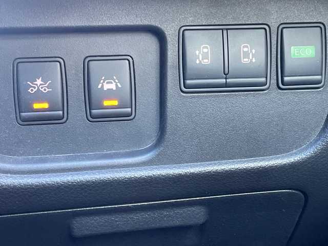 日産 セレナ ハイウェイS S HV Aセーフ 埼玉県 2015(平27)年 10.7万km ブリリアントホワイトパール エマージェンシーブレーキ /フリップダウンモニター /ナビ/　　CD/DVD/BT/フルセグ /アラウンドビューモニター /両側パワースライドドア /クルーズコントロール /HIDライト /純正16インチアルミホイール /ETC