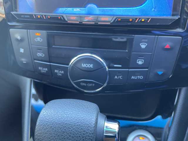 日産 セレナ ハイウェイS S HV Aセーフ 埼玉県 2015(平27)年 10.7万km ブリリアントホワイトパール エマージェンシーブレーキ /フリップダウンモニター /ナビ/　　CD/DVD/BT/フルセグ /アラウンドビューモニター /両側パワースライドドア /クルーズコントロール /HIDライト /純正16インチアルミホイール /ETC