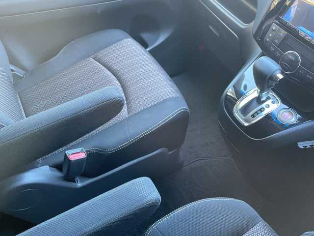 日産 セレナ ハイウェイS S HV Aセーフ 埼玉県 2015(平27)年 10.7万km ブリリアントホワイトパール エマージェンシーブレーキ /フリップダウンモニター /ナビ/　　CD/DVD/BT/フルセグ /アラウンドビューモニター /両側パワースライドドア /クルーズコントロール /HIDライト /純正16インチアルミホイール /ETC