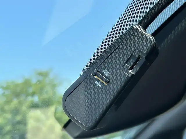 トヨタ ヴォクシー ZS 煌Ⅱ 大阪府 2019(令1)年 0.9万km パール 純正9インチナビ　/フルセグ　/バックモニター　/サイドエアロ　/衝突軽減　/両側パワースライドドア　/クルーズコントロール　/ETC2.0　/BT　/CD/DVD　/オートマチックハイビーム/クリアランスソナー/純正フロアマット/ワンオーナー/プッシュスタート