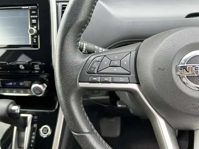 日産 セレナ ハイウェイスター 栃木県 2017(平29)年 4.9万km マルーンレッド 2トーン エマージェンシーブレーキ/フリップダウンモニター/純正7インチナビ/フルセグTV/DVD/Bluetooth/アラウンドビューモニター/ビルトインETC/片側パワースライドドア/クルーズコントロール/スマートキー×2/プッシュスタート/ステアリングリモコン/オートライト/フォグランプ/純正16インチAW/アイドリングストップ/横滑り防止装置/取説/電動格納ミラー/パーキングアシスト