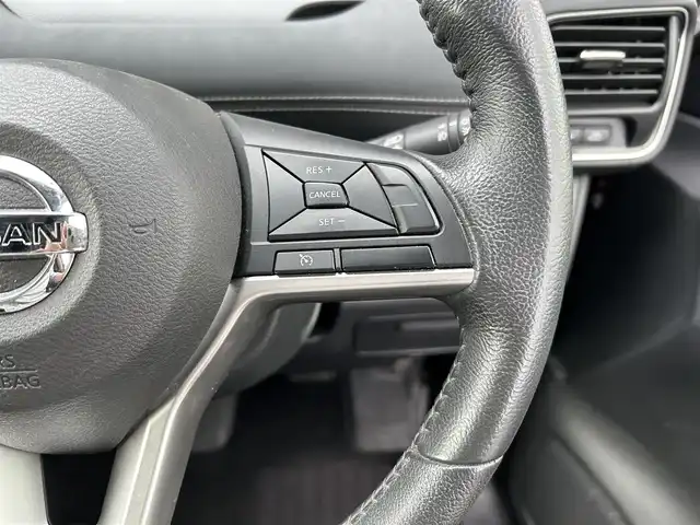 日産 セレナ ハイウェイスター 栃木県 2017(平29)年 4.9万km マルーンレッド 2トーン エマージェンシーブレーキ/フリップダウンモニター/純正7インチナビ/フルセグTV/DVD/Bluetooth/アラウンドビューモニター/ビルトインETC/片側パワースライドドア/クルーズコントロール/スマートキー×2/プッシュスタート/ステアリングリモコン/オートライト/フォグランプ/純正16インチAW/アイドリングストップ/横滑り防止装置/取説/電動格納ミラー/パーキングアシスト