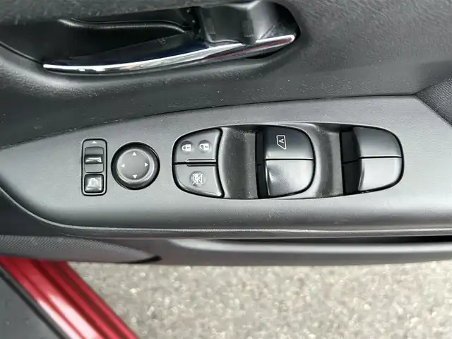 日産 セレナ ハイウェイスター 栃木県 2017(平29)年 4.9万km マルーンレッド 2トーン エマージェンシーブレーキ/フリップダウンモニター/純正7インチナビ/フルセグTV/DVD/Bluetooth/アラウンドビューモニター/ビルトインETC/片側パワースライドドア/クルーズコントロール/スマートキー×2/プッシュスタート/ステアリングリモコン/オートライト/フォグランプ/純正16インチAW/アイドリングストップ/横滑り防止装置/取説/電動格納ミラー/パーキングアシスト
