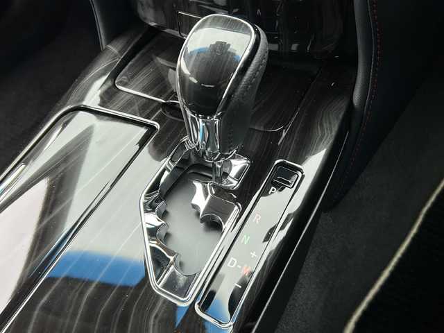 トヨタ クラウン アスリート G-T 茨城県 2016(平28)年 9.7万km ホワイトパールクリスタルシャイン ワンオーナー/純正HDDナビ＆地デジTV/(地デジTV・CD・DVD・BR・BT・ラジオ再生)/ドライブレコーダー（フロント）/ETC2.0/被害軽減システム/パーキングアシスト/レーンアシスト/コーナーセンサー（バック）/プッシュスタート/バックカメラ/アイドリングストップ/サンルーフ/レザーシート/運転席・助手席パワーシート/エアシート/シートヒーター/LEDヘッドライト/オートライト/オートマチックハイビーム/ブラインドスポットモニター/純正17インチホイール/保証書/取扱説明書