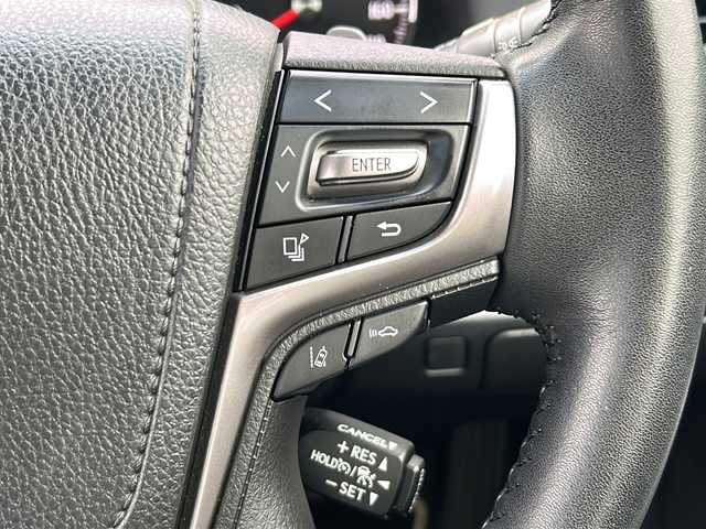 トヨタ クラウン アスリート G-T 茨城県 2016(平28)年 9.7万km ホワイトパールクリスタルシャイン ワンオーナー/純正HDDナビ＆地デジTV/(地デジTV・CD・DVD・BR・BT・ラジオ再生)/ドライブレコーダー（フロント）/ETC2.0/被害軽減システム/パーキングアシスト/レーンアシスト/コーナーセンサー（バック）/プッシュスタート/バックカメラ/アイドリングストップ/サンルーフ/レザーシート/運転席・助手席パワーシート/エアシート/シートヒーター/LEDヘッドライト/オートライト/オートマチックハイビーム/ブラインドスポットモニター/純正17インチホイール/保証書/取扱説明書