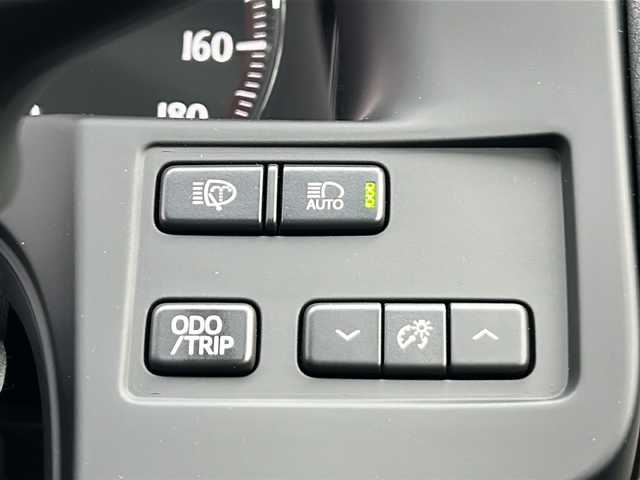 トヨタ クラウン アスリート G-T 茨城県 2016(平28)年 9.7万km ホワイトパールクリスタルシャイン ワンオーナー/純正HDDナビ＆地デジTV/(地デジTV・CD・DVD・BR・BT・ラジオ再生)/ドライブレコーダー（フロント）/ETC2.0/被害軽減システム/パーキングアシスト/レーンアシスト/コーナーセンサー（バック）/プッシュスタート/バックカメラ/アイドリングストップ/サンルーフ/レザーシート/運転席・助手席パワーシート/エアシート/シートヒーター/LEDヘッドライト/オートライト/オートマチックハイビーム/ブラインドスポットモニター/純正17インチホイール/保証書/取扱説明書
