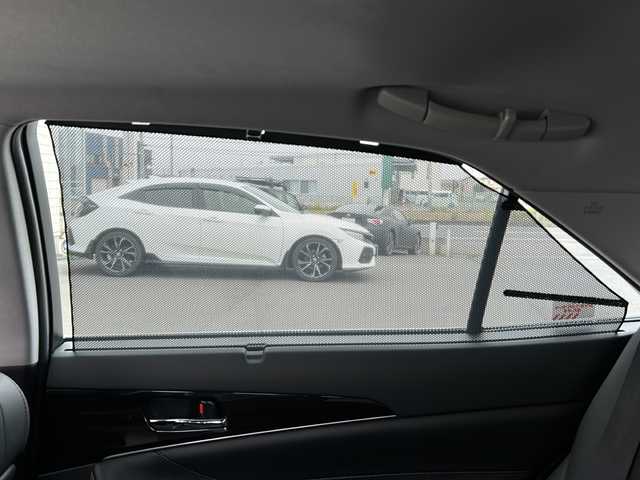 トヨタ クラウン アスリート G-T 茨城県 2016(平28)年 9.7万km ホワイトパールクリスタルシャイン ワンオーナー/純正HDDナビ＆地デジTV/(地デジTV・CD・DVD・BR・BT・ラジオ再生)/ドライブレコーダー（フロント）/ETC2.0/被害軽減システム/パーキングアシスト/レーンアシスト/コーナーセンサー（バック）/プッシュスタート/バックカメラ/アイドリングストップ/サンルーフ/レザーシート/運転席・助手席パワーシート/エアシート/シートヒーター/LEDヘッドライト/オートライト/オートマチックハイビーム/ブラインドスポットモニター/純正17インチホイール/保証書/取扱説明書