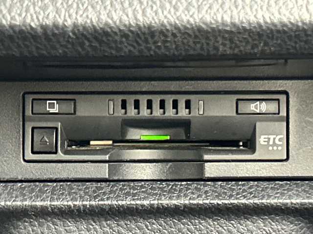 トヨタ ヴォクシー ZS 煌Ⅲ 三重県 2021(令3)年 4.8万km ホワイトパールクリスタルシャイン /禁煙車//アルパインナビ//Bluetooth/フルセグ/SD/USB/HDMI//フリップダウンモニター//ダブルゾーン//クルーズコントロール//両側パワースライドドア//オートライト//オートハイビーム//LEDヘッドライト//純正16インチAW