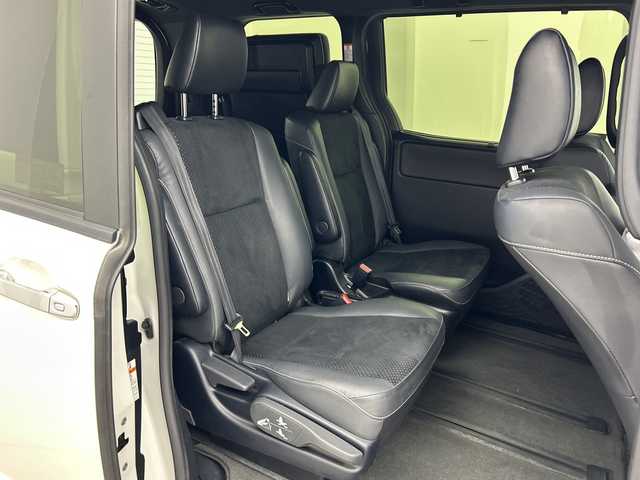 トヨタ ヴォクシー ZS 煌Ⅲ 三重県 2021(令3)年 4.8万km ホワイトパールクリスタルシャイン /禁煙車//アルパインナビ//Bluetooth/フルセグ/SD/USB/HDMI//フリップダウンモニター//ダブルゾーン//クルーズコントロール//両側パワースライドドア//オートライト//オートハイビーム//LEDヘッドライト//純正16インチAW