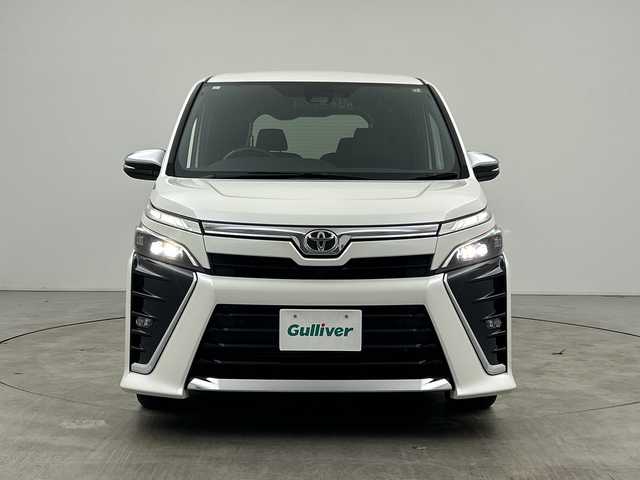 トヨタ ヴォクシー ZS 煌Ⅲ 三重県 2021(令3)年 4.8万km ホワイトパールクリスタルシャイン /禁煙車//アルパインナビ//Bluetooth/フルセグ/SD/USB/HDMI//フリップダウンモニター//ダブルゾーン//クルーズコントロール//両側パワースライドドア//オートライト//オートハイビーム//LEDヘッドライト//純正16インチAW