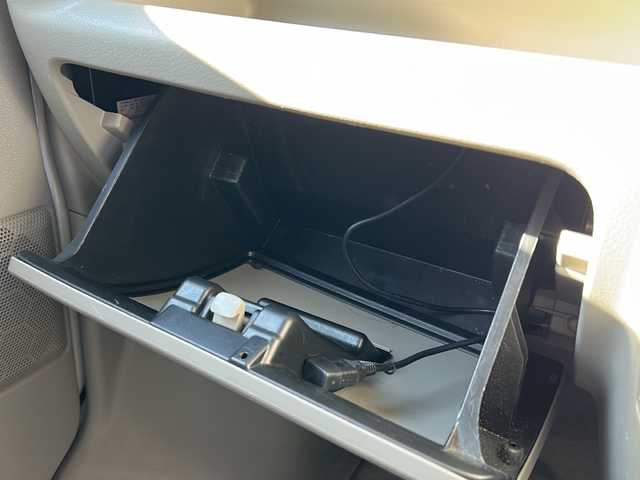 スズキ エブリィ ワゴン PZターボ 福島県 2017(平29)年 7.2万km パールホワイト 純正ナビゲーション/・型番：KXM-E502W/・フルセグTV/BT/SD/CD/DVD/USB/FM/AM/・ETC/片側パワースライドドア/ベンチシート/・D席シートヒーター/ステアリングリモコン/横滑り防止装置/衝突被害軽減ブレーキ/プッシュスタート/・スマートキー/・スペアキー1本/電動格納ミラー/LEDヘッドライト/・オートライト/・フォグランプ/純正ドアバイザー/純正14インチAW/4WD