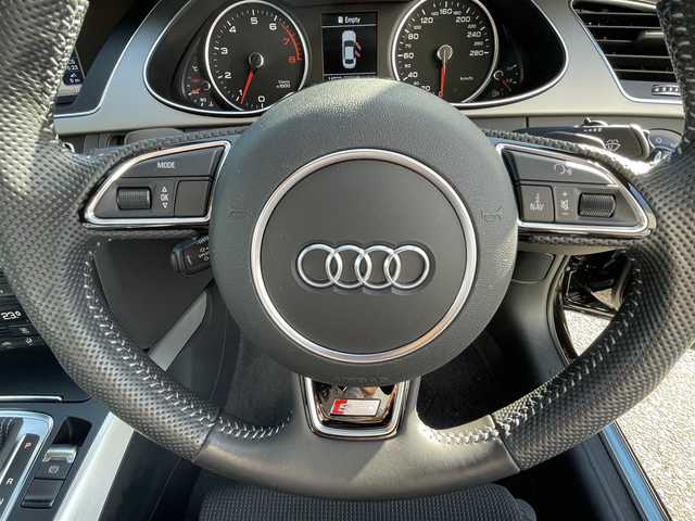 アウディ Ａ４ 2．0 TFSI 富山県 2015(平27)年 1.5万km 黒 ハーフレザー/パワーシート/シートヒータ/純正ナビTV/ビルトインETC/プッシュスタート/電子制御パーキング/バックカメラ/HIDライト/オートライト/アダプティブクルーズコントロール/レーンアシスト/横滑り防止装置/衝突軽減装置/クリアランスソナー/アウディ　サイドアシスト/ワンオーナ/14379km/取扱説明書/保証書付整備手帳