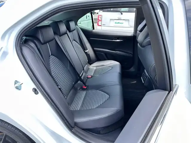 トヨタ カムリ WS 宮城県 2021(令3)年 3.6万km プラチナホワイトパールマイカ セーフティセンス/・プリクラッシュセーフティ/・レーダークルーズコントロール/・レーントレーシングアシスト/・オートマチックハイビーム/・ドライバー異常時対応システム/・ロードサインアシスト/・先行車発進告知機能/ブラインドスポットモニター/リアクロストラフィックオートブレーキ/インテリジェントクリアランスソナー/9インチディスプレイオーディオ/・CD/DVD/・AppleCarPlay/・USB/バックカメラ/ビルトインETC2.0/ドライブレコーダー/ハーフレザーシート/運転席パワーシート/革巻きステアリング/ステアリングスイッチ/パドルシフト/電動パーキングブレーキ/ブレーキホールド/LEDヘッドランプ/フォグランプ/オートライト/スマートキー＆プッシュスタート/電動格納ミラー/ENKEI19インチAW/純正フロアマット/W/サイド/カーテンエアバッグ