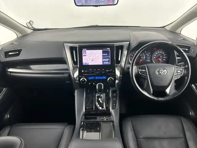トヨタ アルファード S Cパッケージ 愛知県 2020(令2)年 6.2万km ホワイトパールクリスタルシャイン 純正9インチディスプレイオーディオ/・ナビ/・DVD/CD/・Bluetooth/・フルセグTV/・バックカメラ/・８スピーカー/純正フリップダウンモニター/ツインムーンルーフ/ビルトインETC/トヨタセーフティセンス/・プリクラッシュセーフティー/・レーダークルーズコントロール/・レーントレーシングアシスト/・アダプティブハイビーム/アクセサリーコンセント（AV100V）/ブラック合皮シート/・快適温熱シート/・前席パワーシート/・助手席パワーオットマン/・２列目エグゼクティブパワーシート/LEDヘッドランプ/純正１８インチアルミホイール/自動防眩ミラー/サンシェード