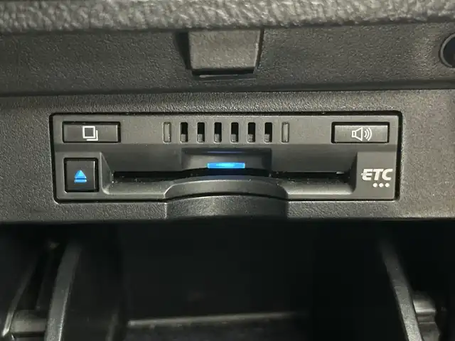 トヨタ アルファード S Cパッケージ 愛知県 2020(令2)年 6.2万km ホワイトパールクリスタルシャイン 純正9インチディスプレイオーディオ/・ナビ/・DVD/CD/・Bluetooth/・フルセグTV/・バックカメラ/・８スピーカー/純正フリップダウンモニター/ツインムーンルーフ/ビルトインETC/トヨタセーフティセンス/・プリクラッシュセーフティー/・レーダークルーズコントロール/・レーントレーシングアシスト/・アダプティブハイビーム/アクセサリーコンセント（AV100V）/ブラック合皮シート/・快適温熱シート/・前席パワーシート/・助手席パワーオットマン/・２列目エグゼクティブパワーシート/LEDヘッドランプ/純正１８インチアルミホイール/自動防眩ミラー/サンシェード