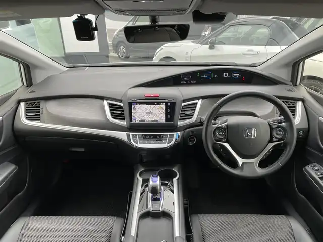 ホンダ ジェイド ハイブリッド X 香川県 2015(平27)年 3.3万km ホワイトオーキッドパール ホンダセンシング/→衝突軽減ブレーキ/→誤発進抑制機能/→路外逸脱抑制機能/→アダプティブクルーズコントロール/→車線維持支援システム/→先行車発進お知らせ機能/純正メモリナビ/【フルセグTV/CD/DVD/バックカメラ】/両側パワースライドドア/ハーフレザーシート/純正17インチアルミホイール/純正フロアマット/ステアリングリモコン/革巻きステアリング/ETC/ドライブレコーダー/HDML接続端子/オートライト/LEDヘッドライト/プッシュスタート/スマートキー