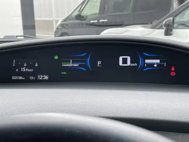 ホンダ ジェイド ハイブリッド X 香川県 2015(平27)年 3.3万km ホワイトオーキッドパール ホンダセンシング/→衝突軽減ブレーキ/→誤発進抑制機能/→路外逸脱抑制機能/→アダプティブクルーズコントロール/→車線維持支援システム/→先行車発進お知らせ機能/→標識認識機能/Honda純正インターナビ/【フルセグTV/CD/DVD/バックカメラ】/マルチインフォメーションディスプレイ/ハーフレザーシート/純正17インチアルミホイ-ル/純正フロアマット/ステアリングリモコン/革巻きステアリング/ETC/ドライブレコーダー/HDML接続端子/オートライト/LEDヘッドライト/プッシュスタート/スマートキー